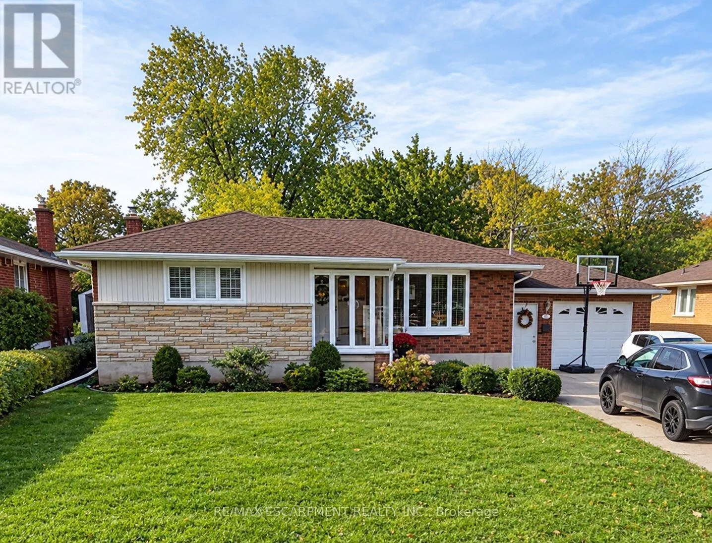 23 WOODSVIEW AVENUE W