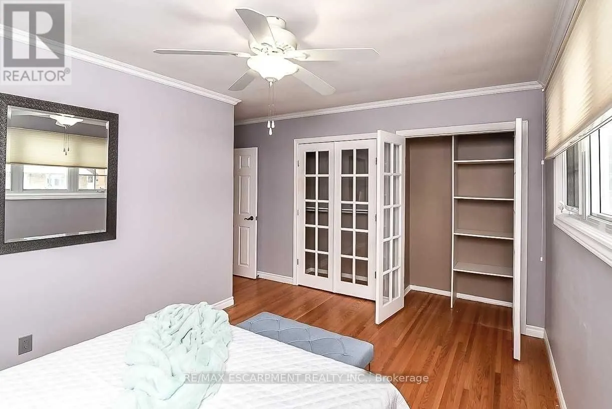 23 WOODSVIEW AVENUE W