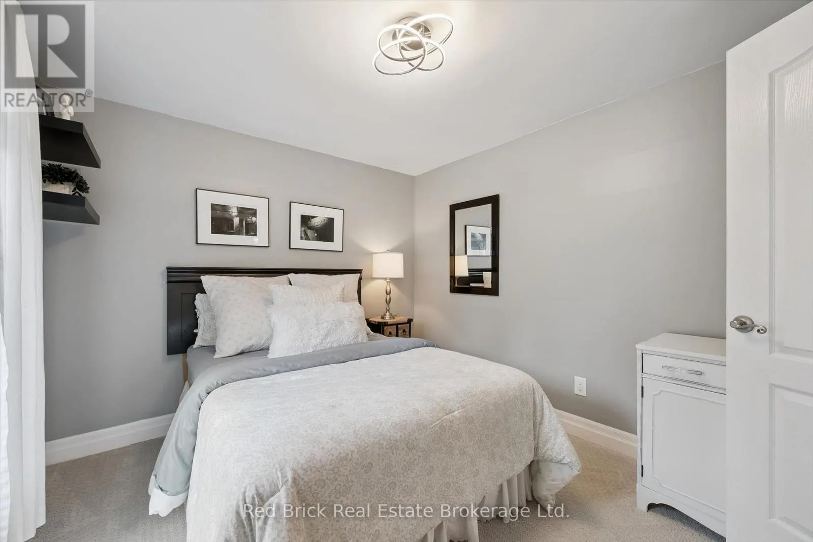 8 SUGARBUSH PLACE