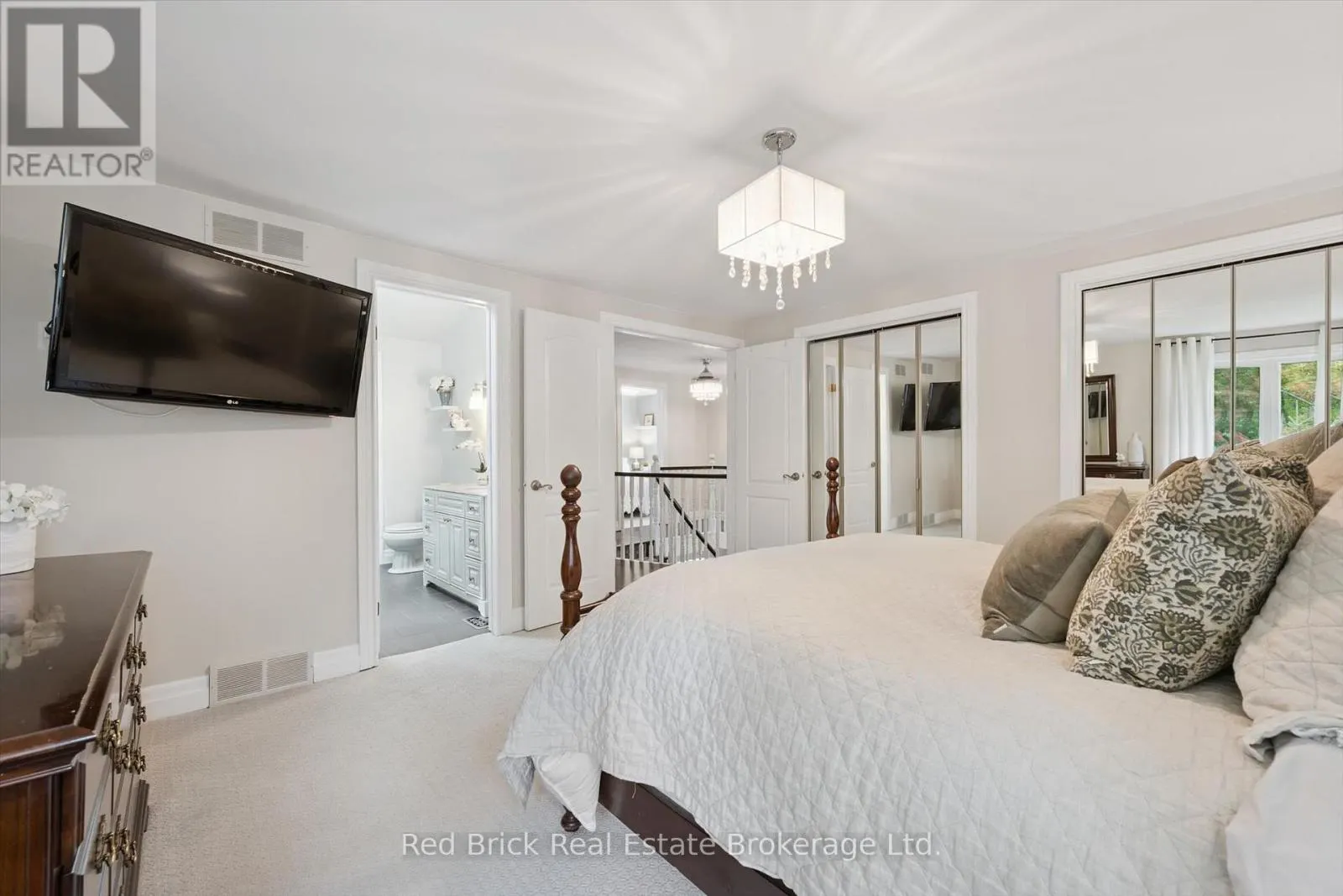 8 SUGARBUSH PLACE