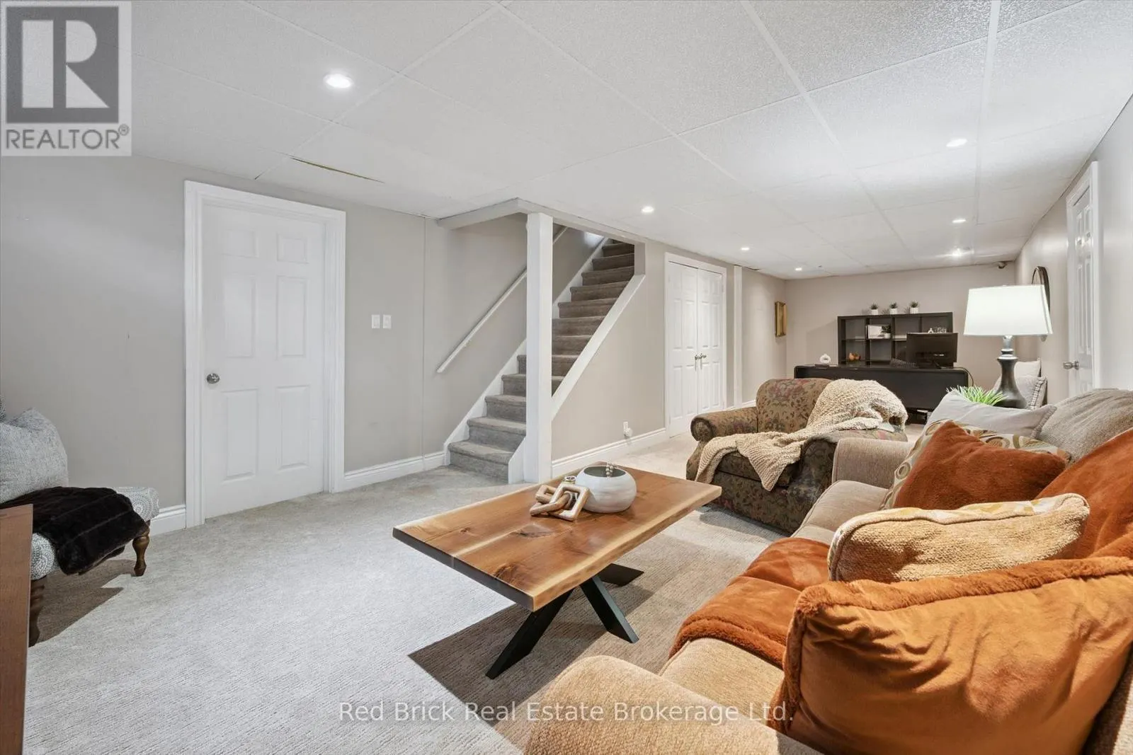 8 SUGARBUSH PLACE