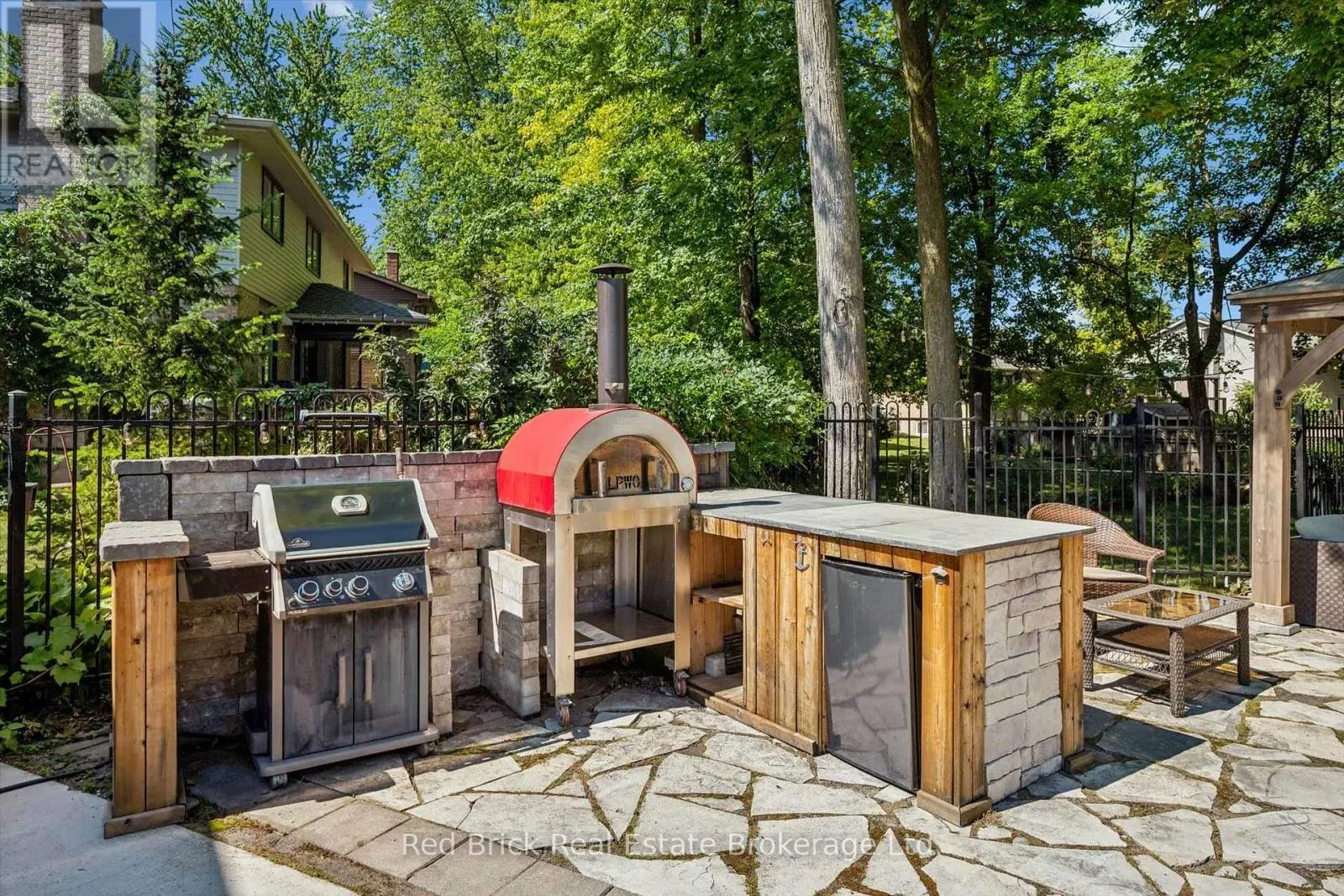 8 SUGARBUSH PLACE
