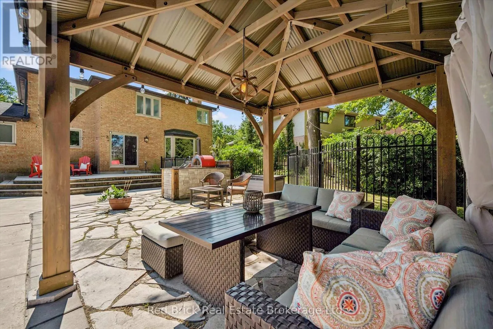 8 SUGARBUSH PLACE