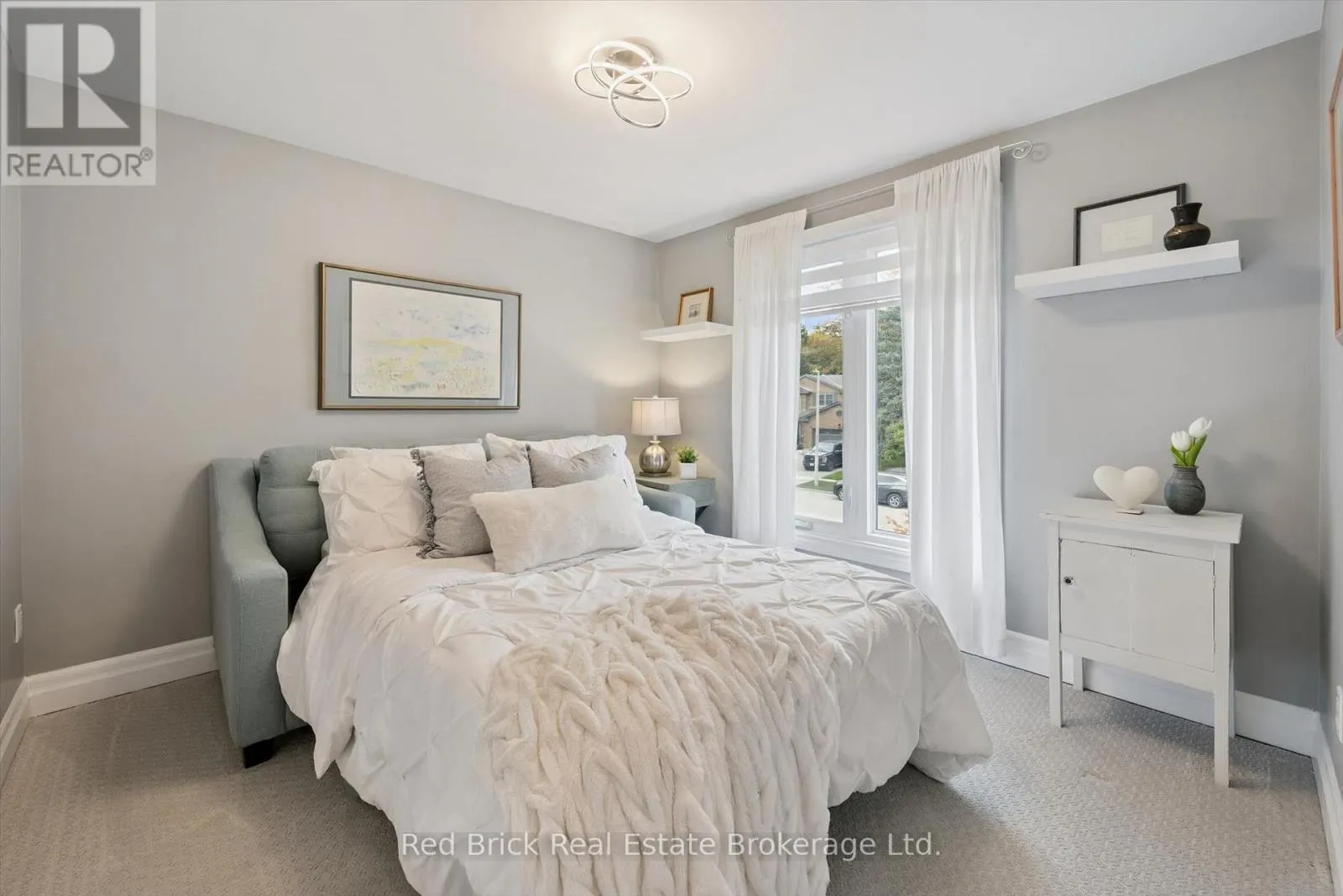 8 SUGARBUSH PLACE