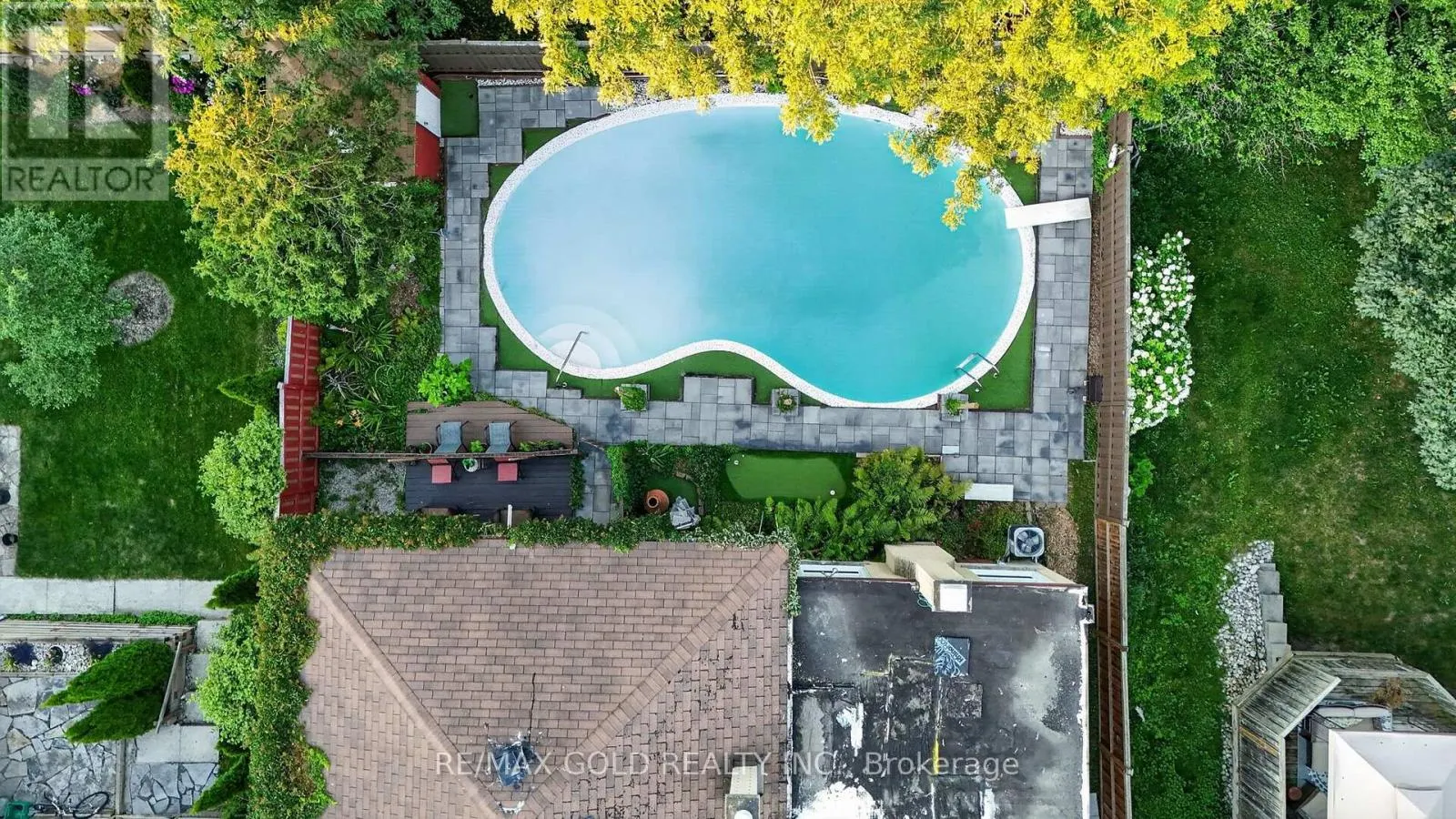16 MONTEREY ROAD
