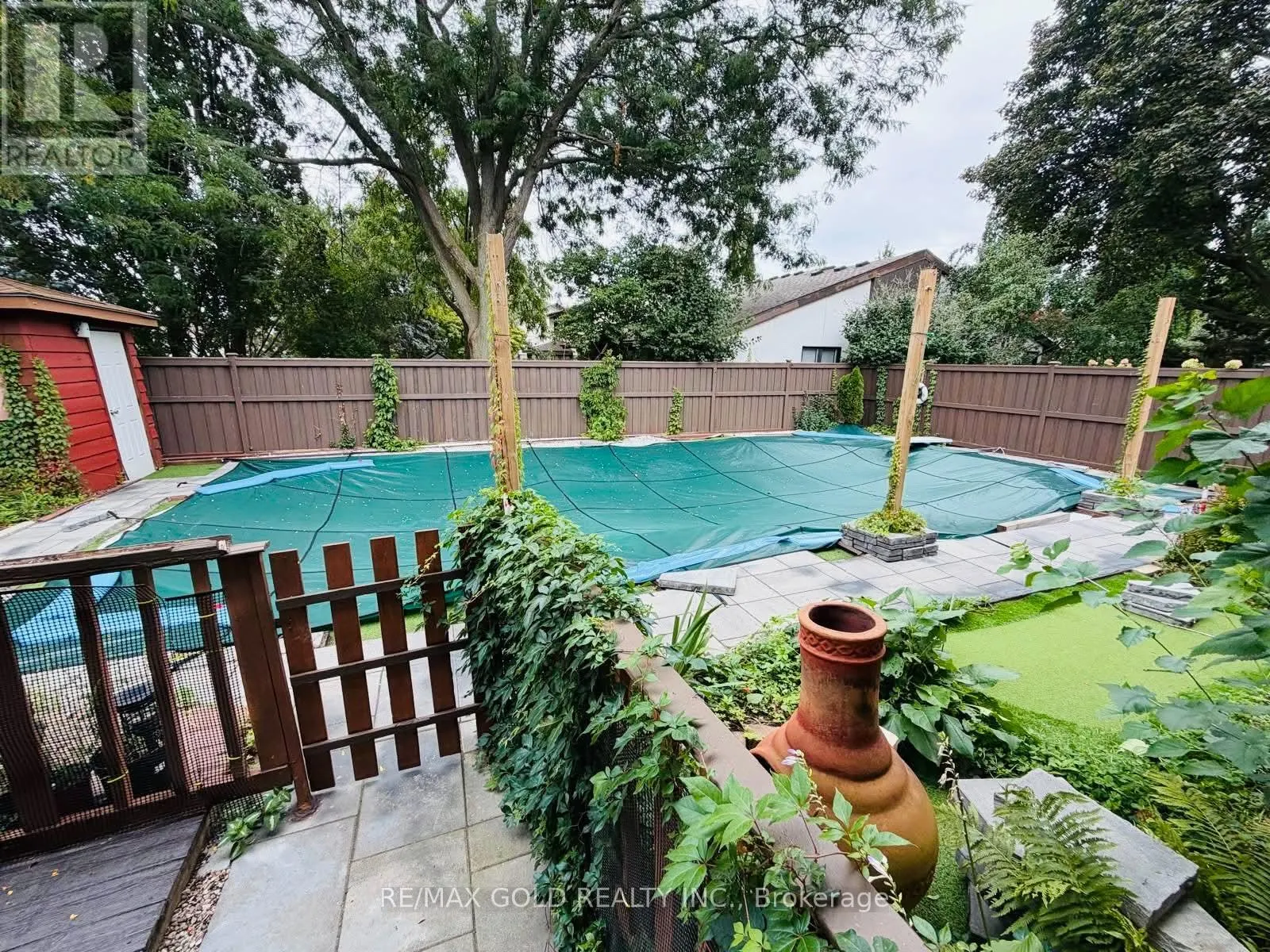 16 MONTEREY ROAD