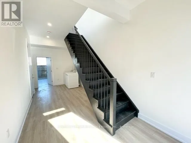29 SUMMERSIDES MEWS