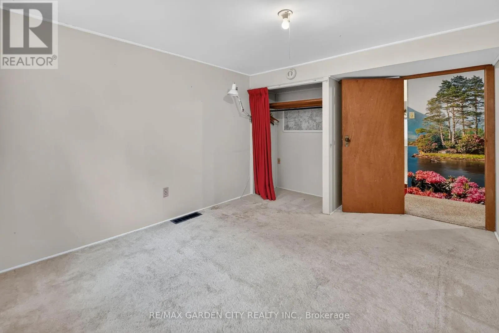 529 CARLTON STREET