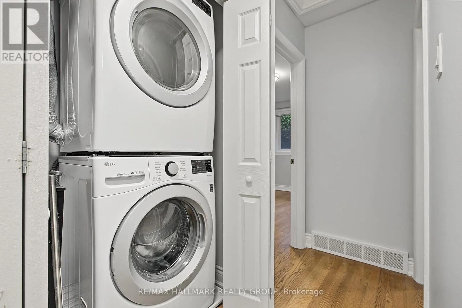 UNIT A (UPPER UNIT) - 1135 MAITLAND AVENUE