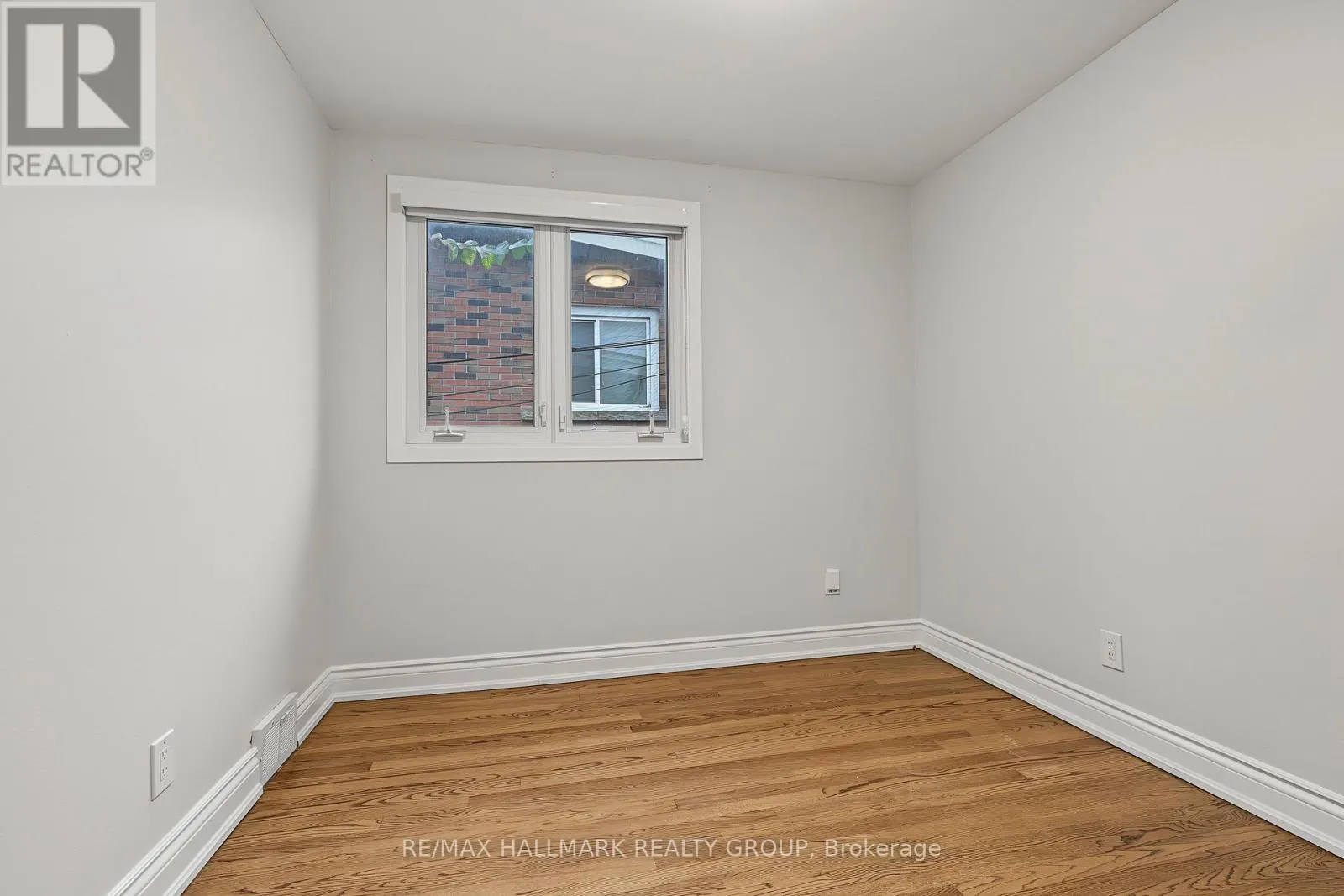 UNIT A (UPPER UNIT) - 1135 MAITLAND AVENUE
