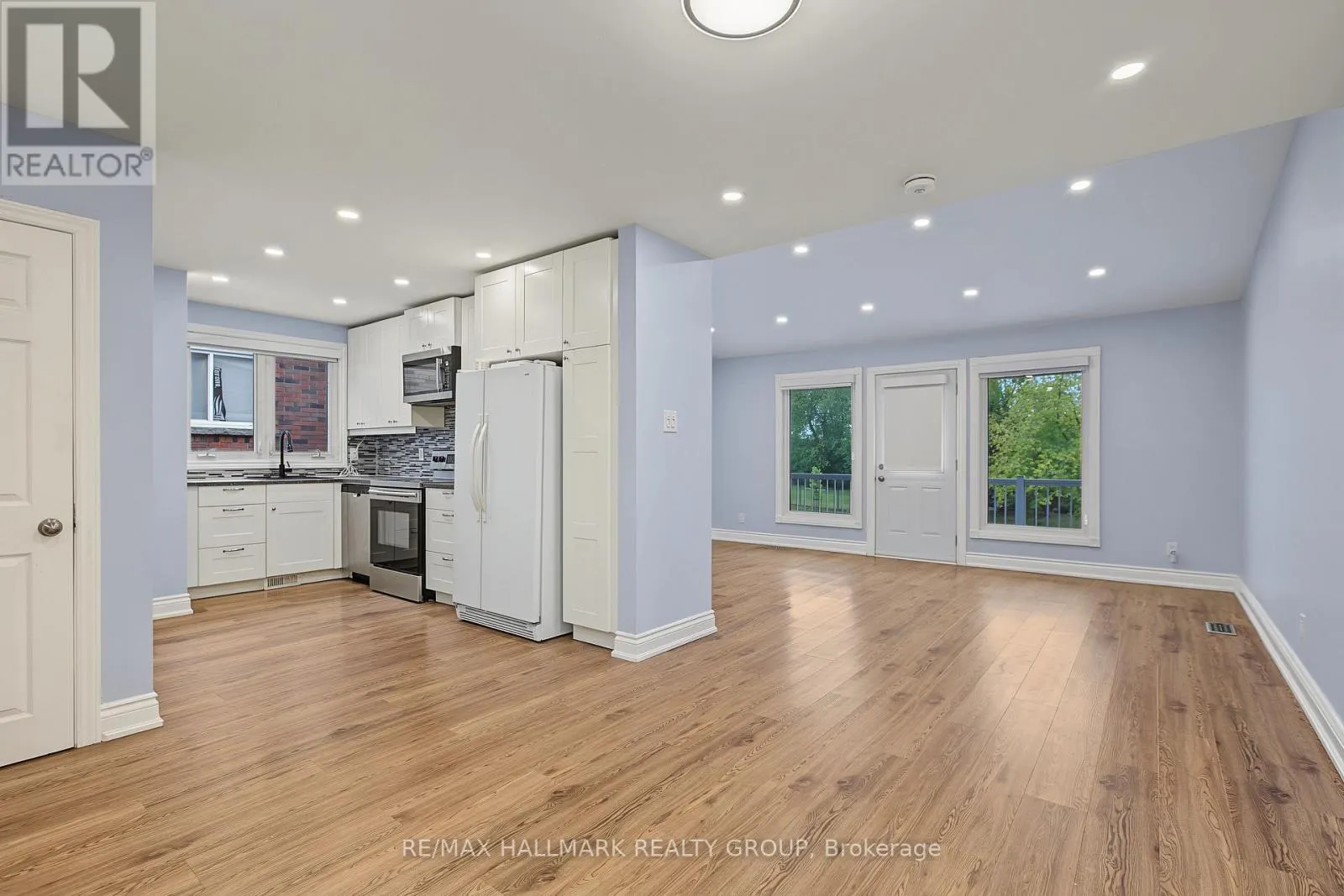 UNIT A (UPPER UNIT) - 1135 MAITLAND AVENUE