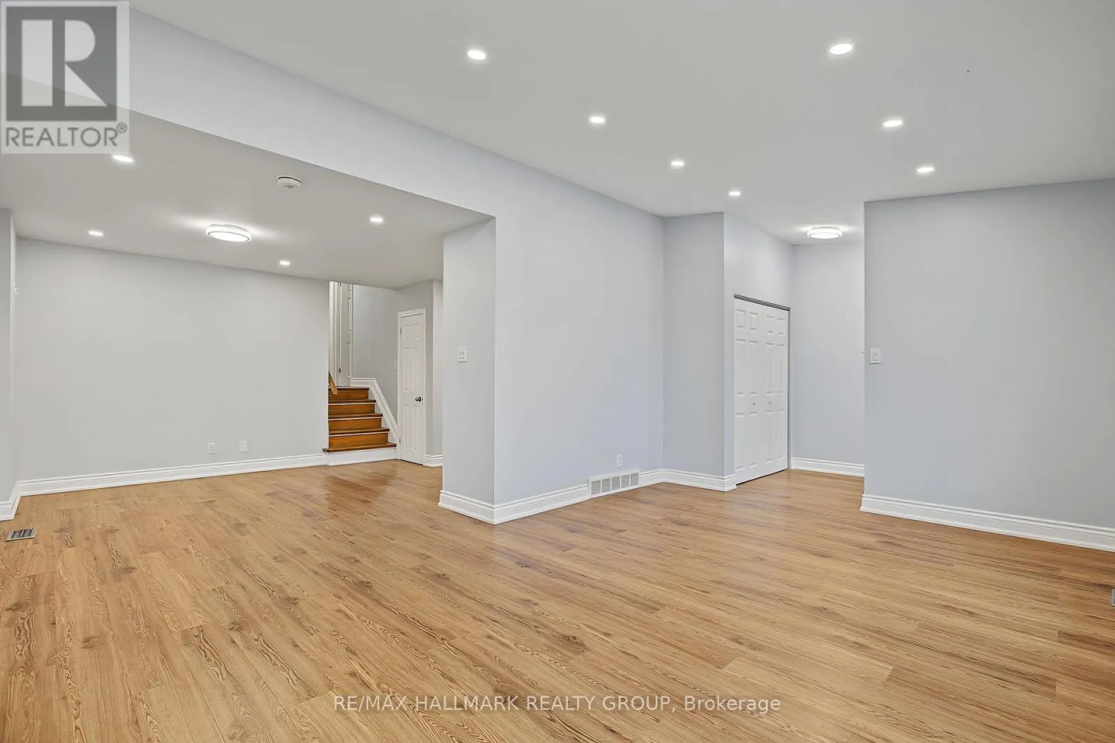 UNIT A (UPPER UNIT) - 1135 MAITLAND AVENUE