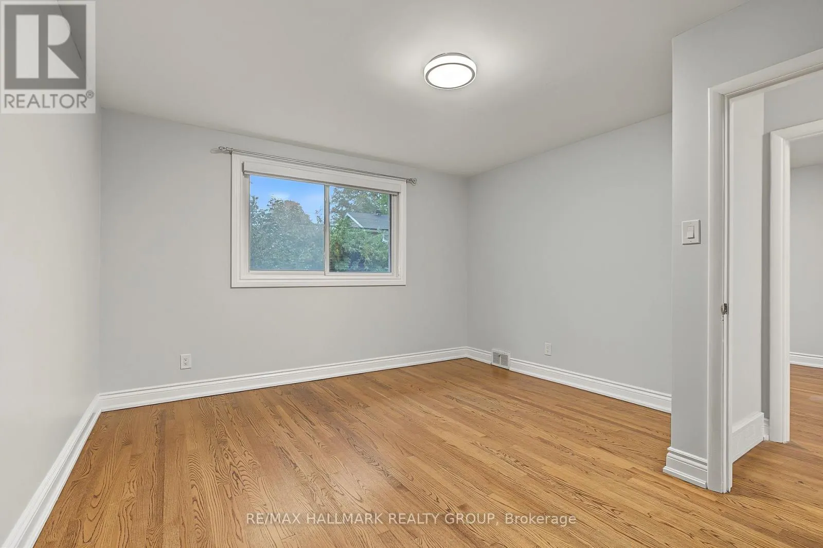 UNIT A (UPPER UNIT) - 1135 MAITLAND AVENUE