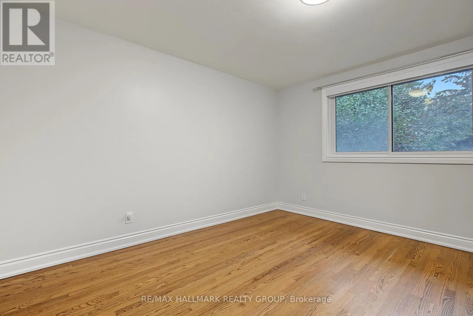 UNIT A (UPPER UNIT) - 1135 MAITLAND AVENUE