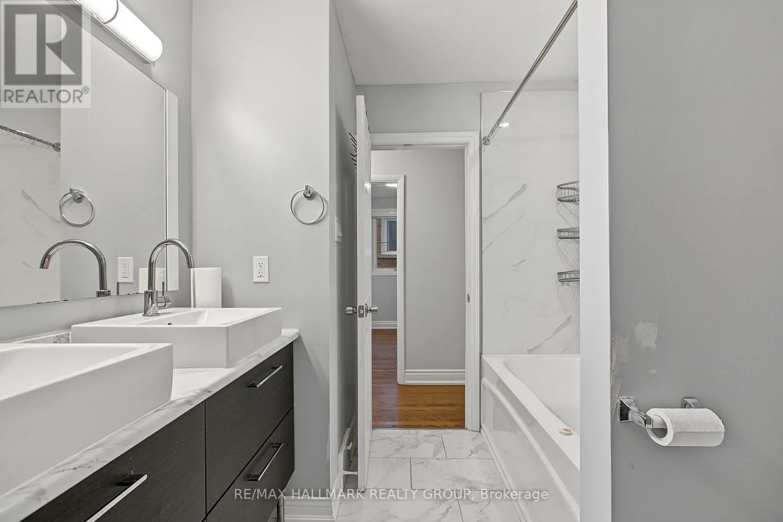 UNIT A (UPPER UNIT) - 1135 MAITLAND AVENUE