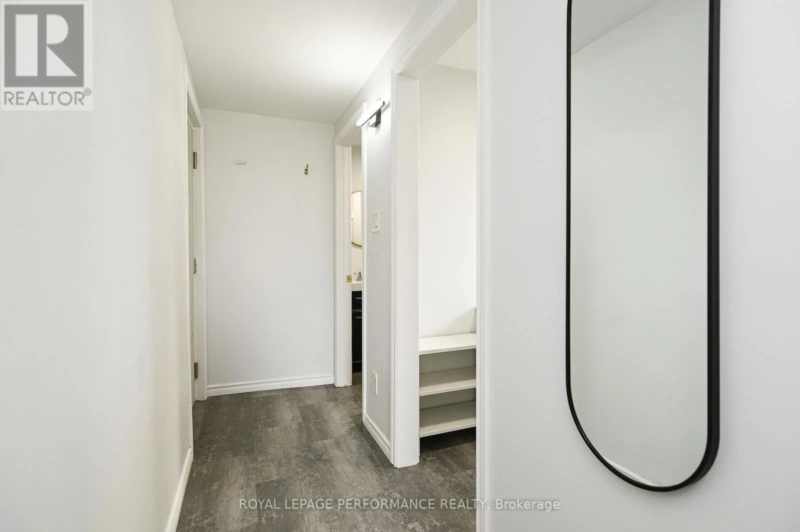 2 - 123 PAMILLA STREET W