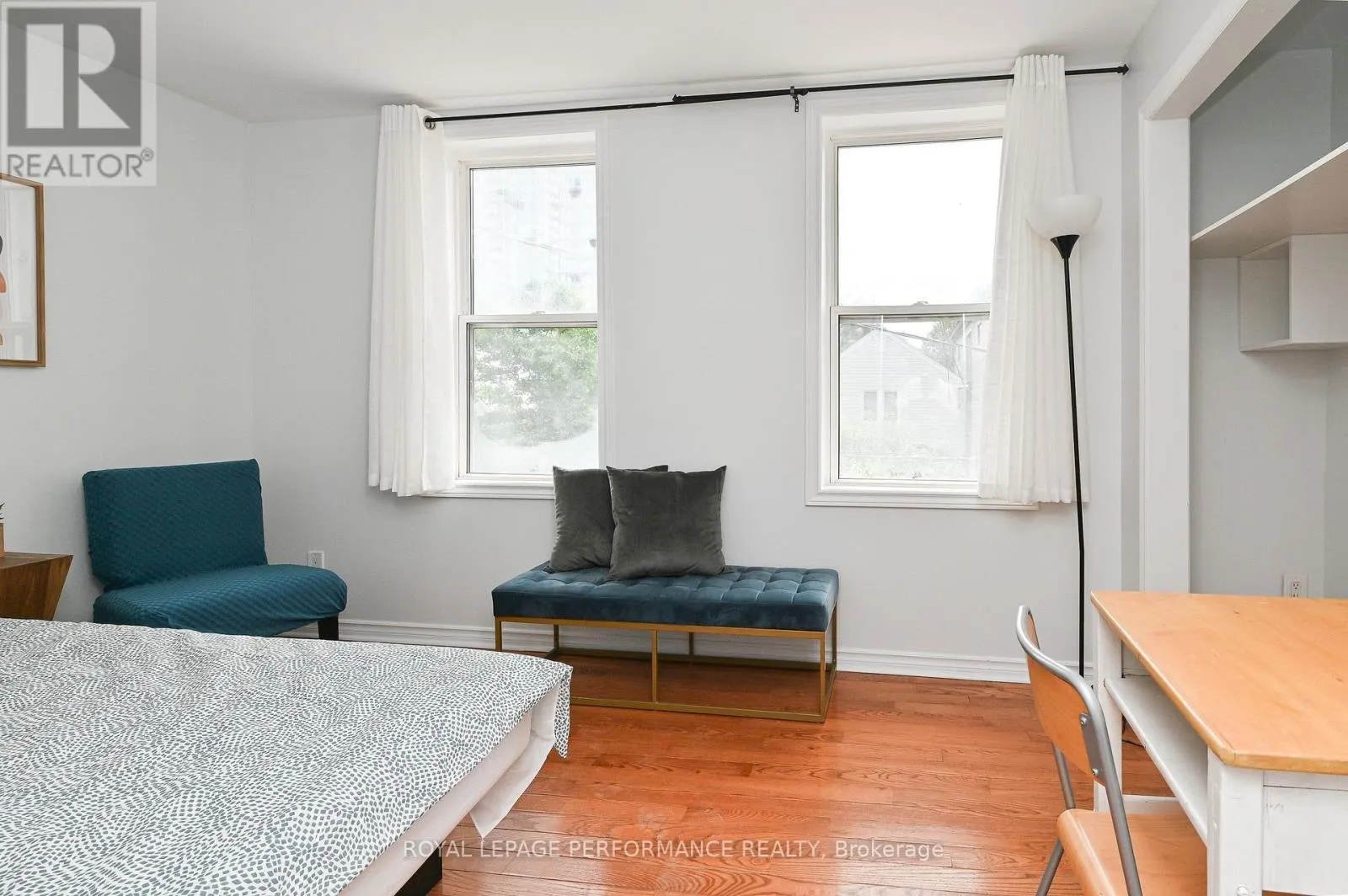 2 - 123 PAMILLA STREET W