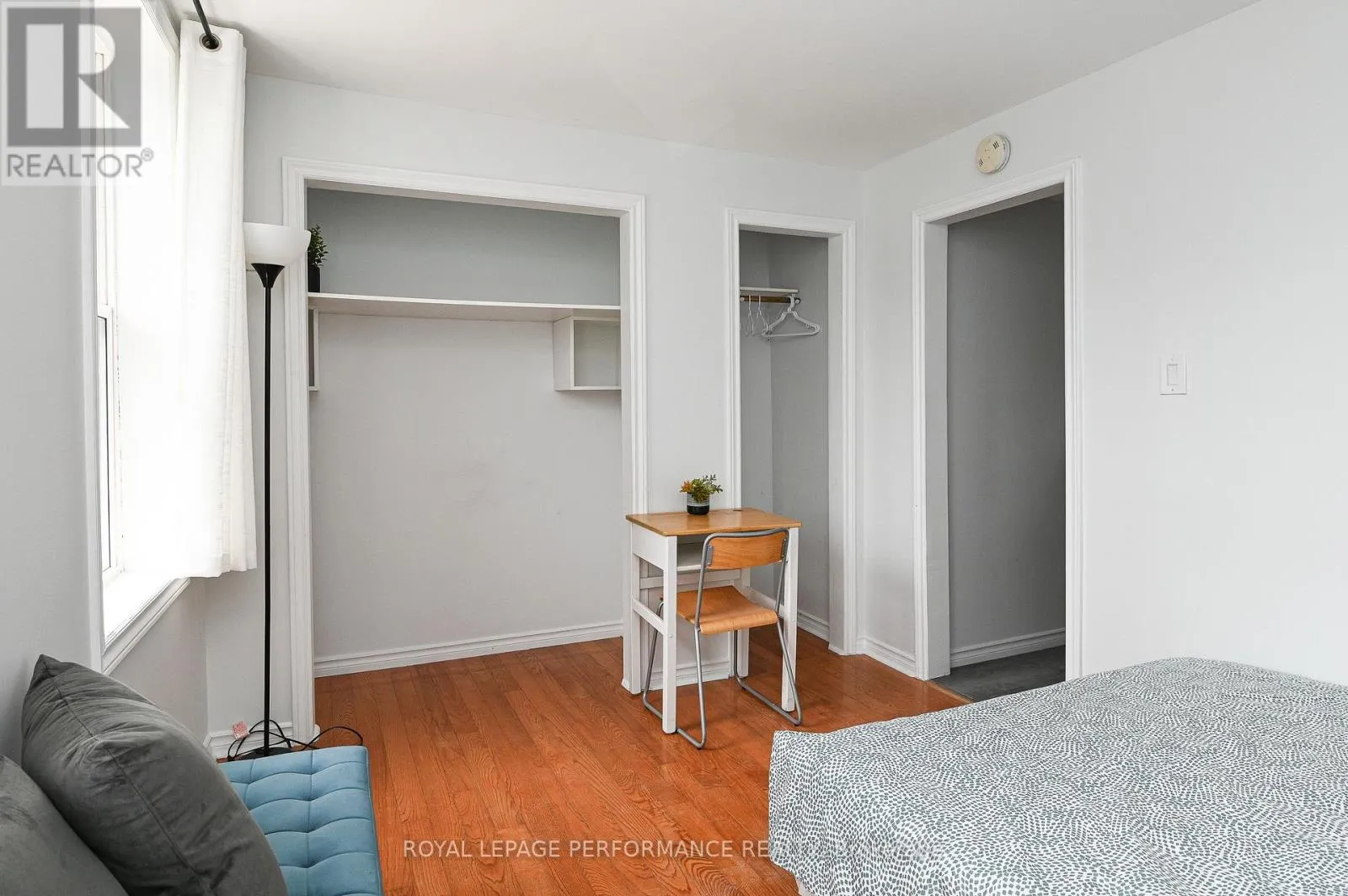 2 - 123 PAMILLA STREET W