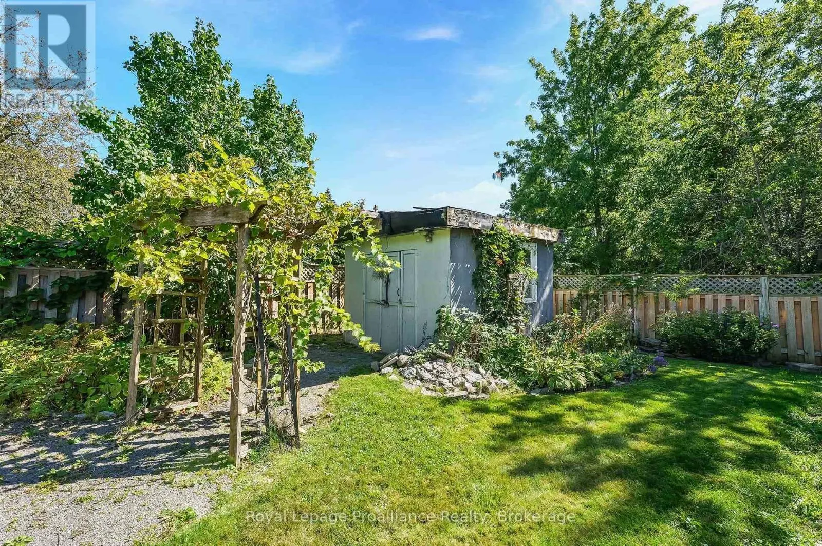31 PERRY AVENUE