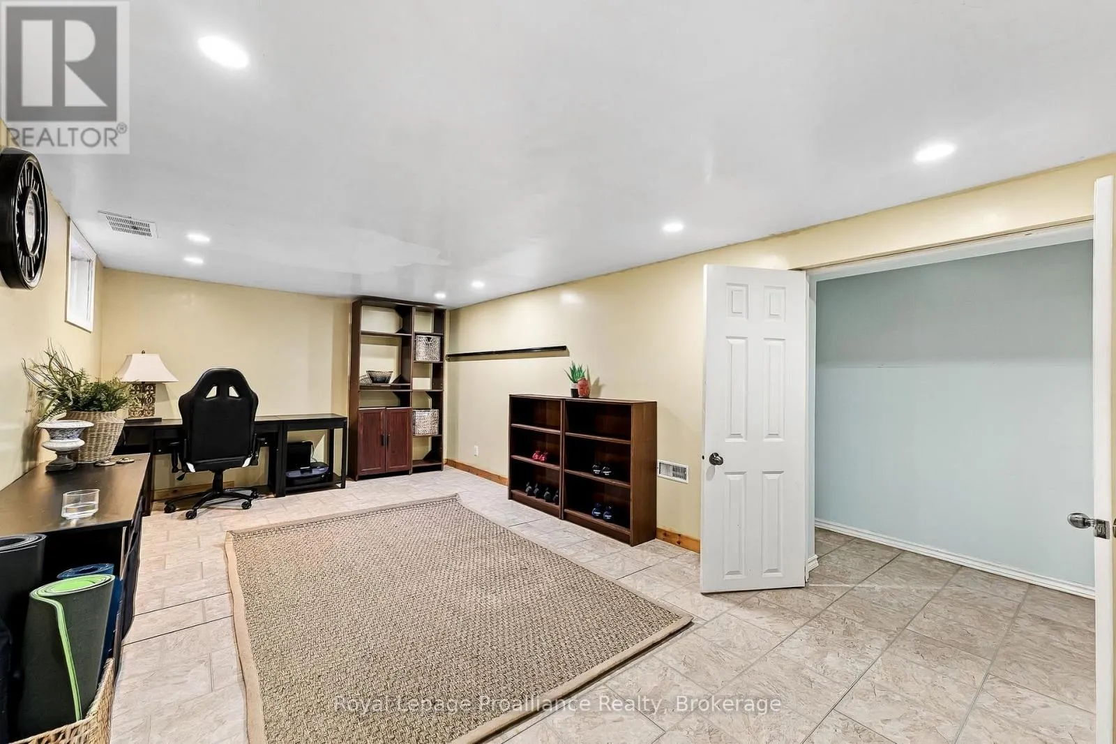 31 PERRY AVENUE