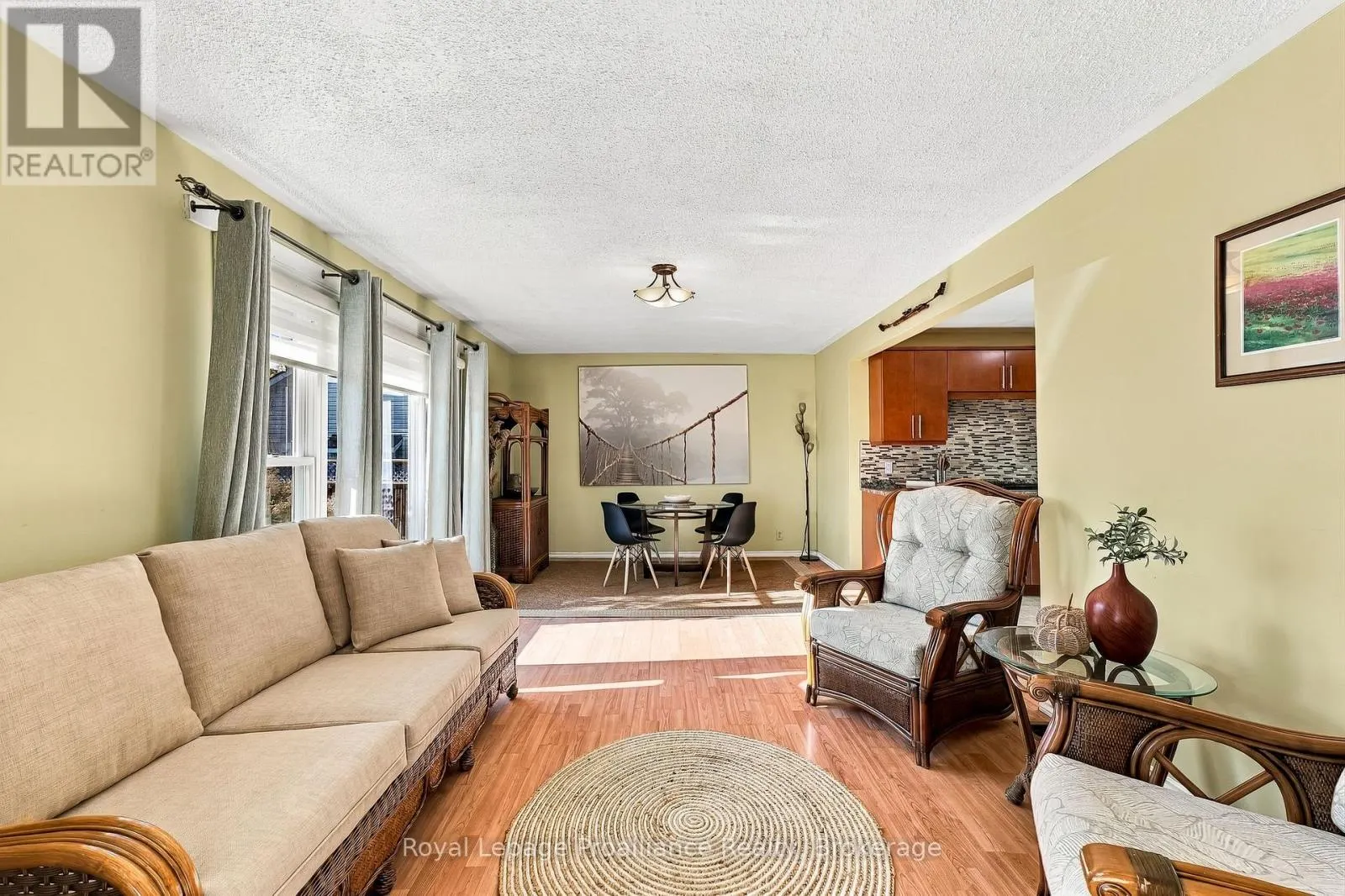 31 PERRY AVENUE