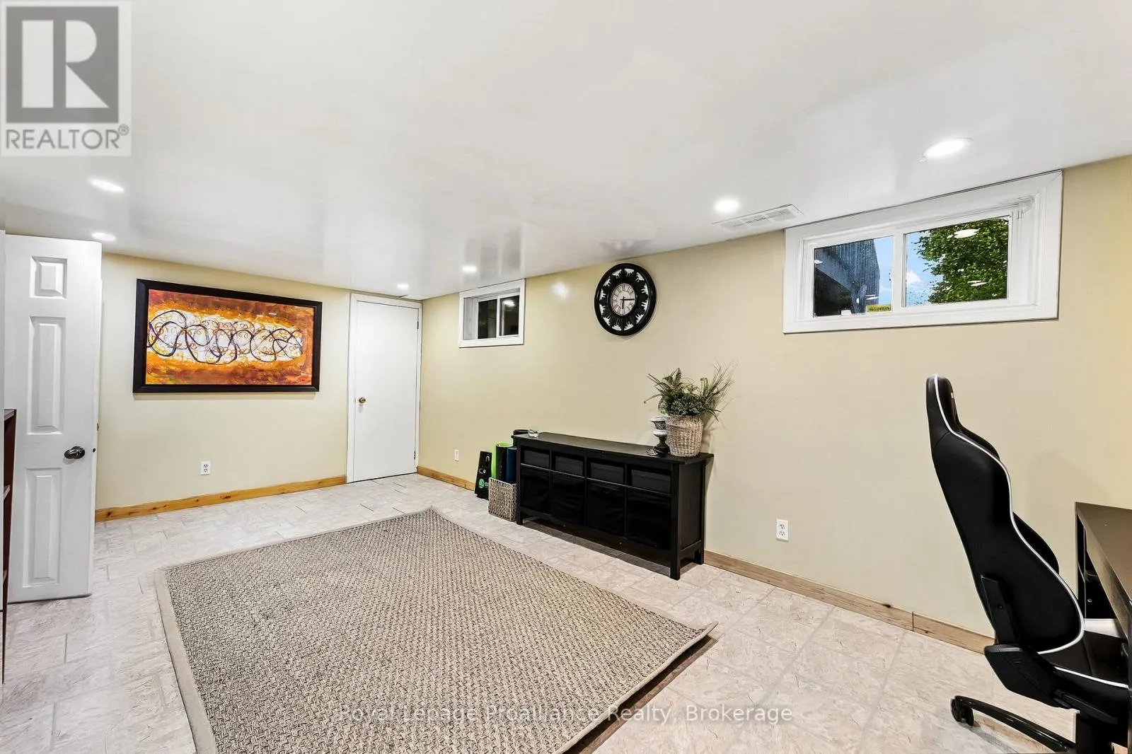 31 PERRY AVENUE