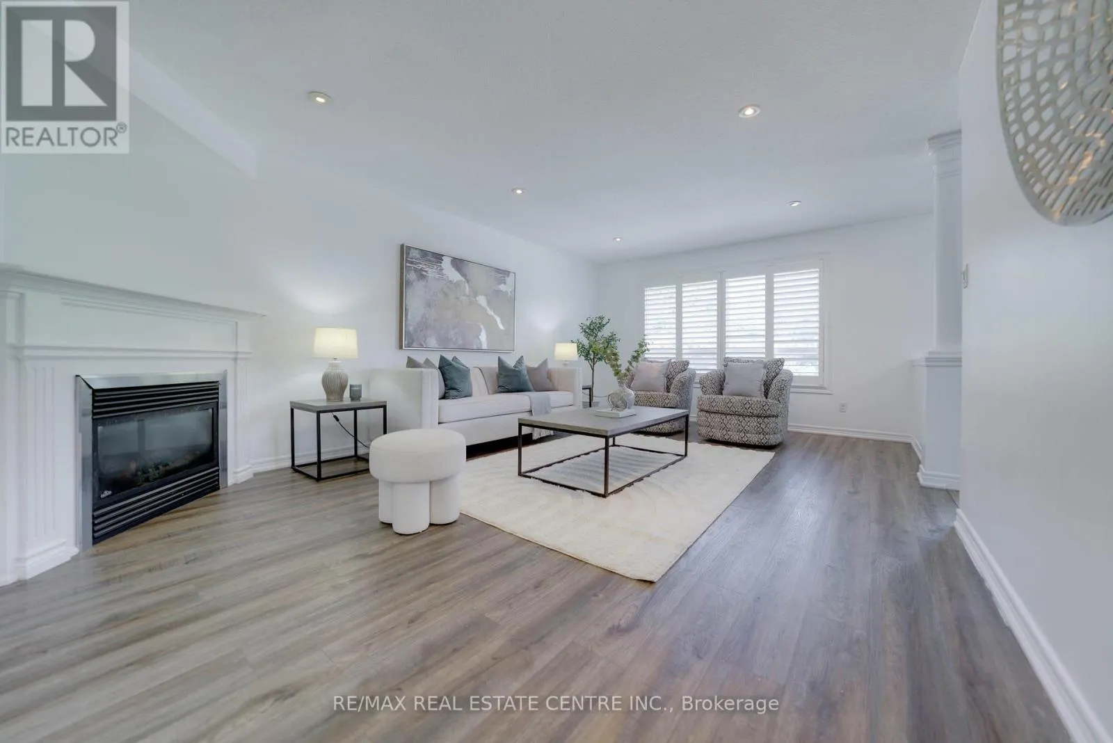 49 CREEKSIDE DRIVE
