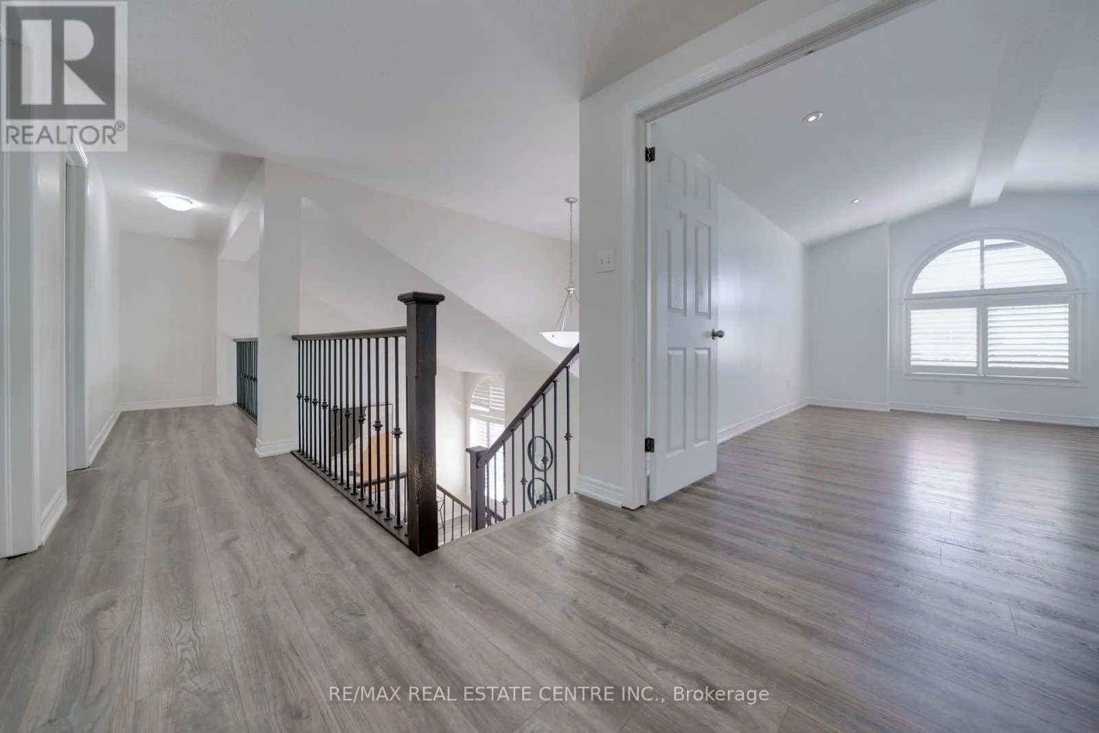 49 CREEKSIDE DRIVE