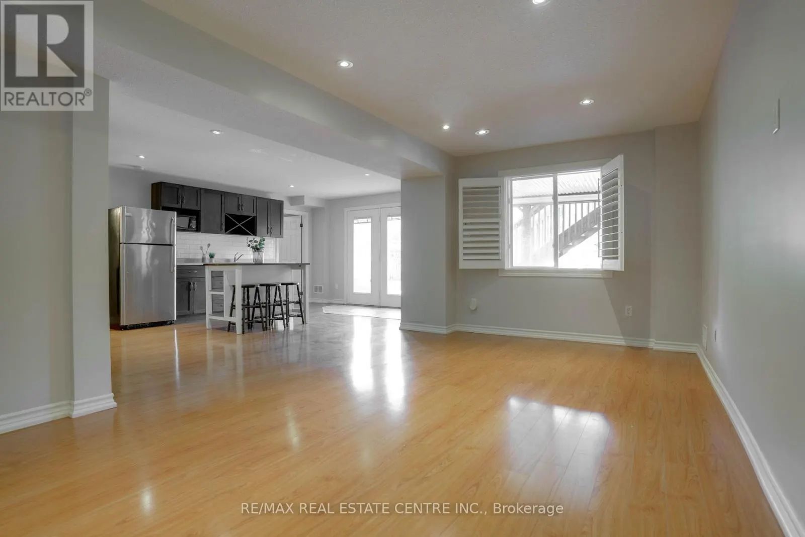 49 CREEKSIDE DRIVE