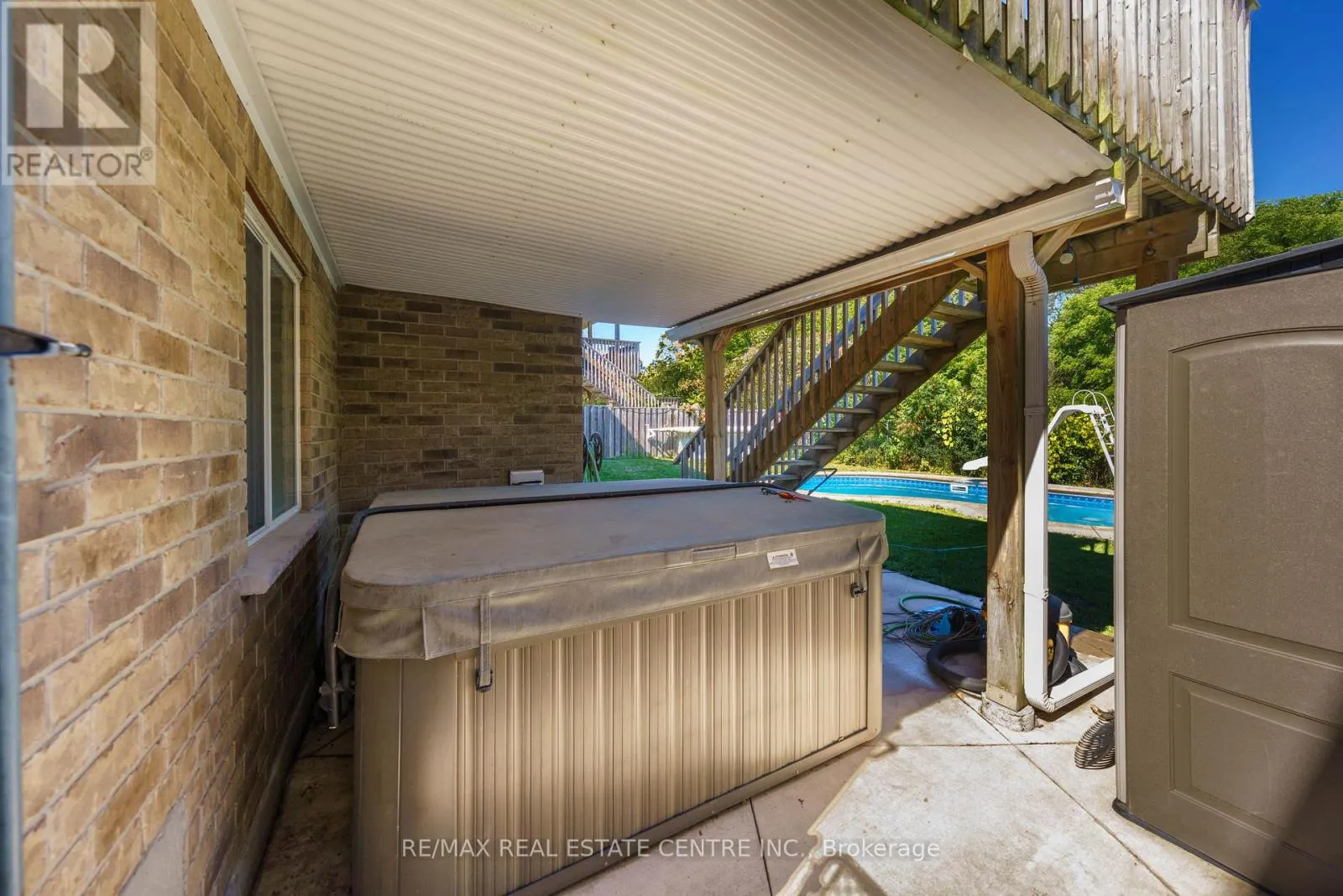49 CREEKSIDE DRIVE