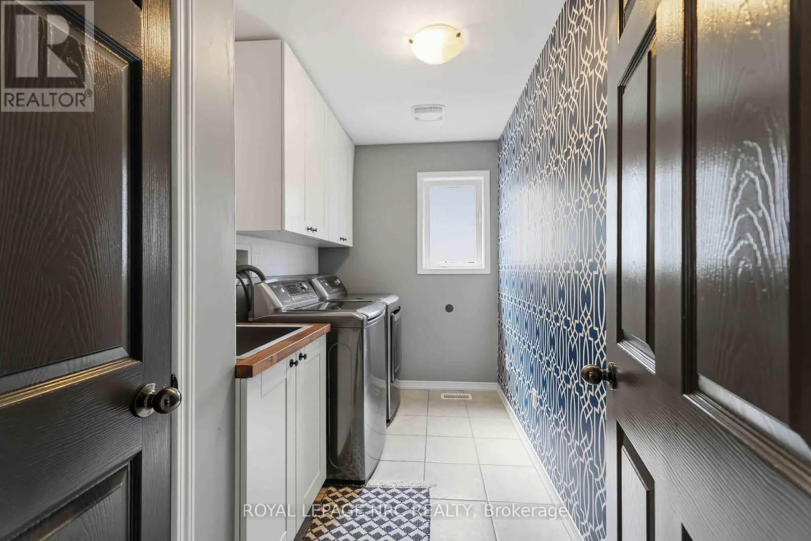8769 DOGWOOD CRESCENT