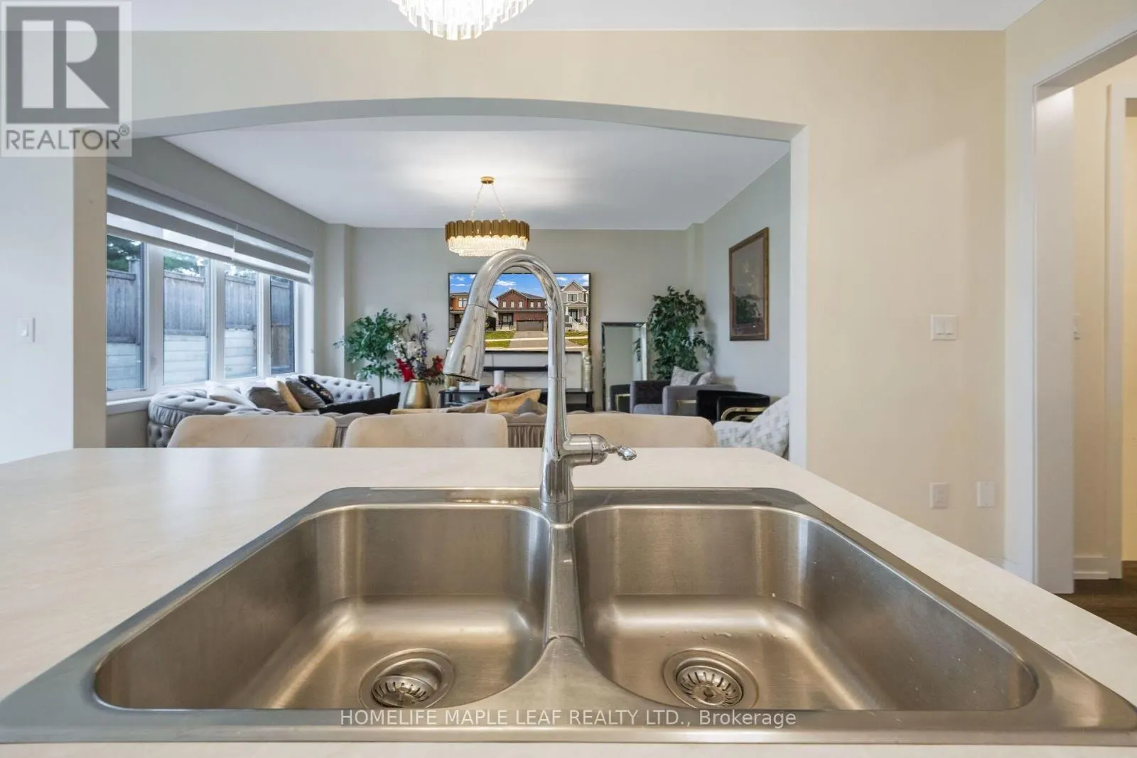 41 SUNDIN DRIVE