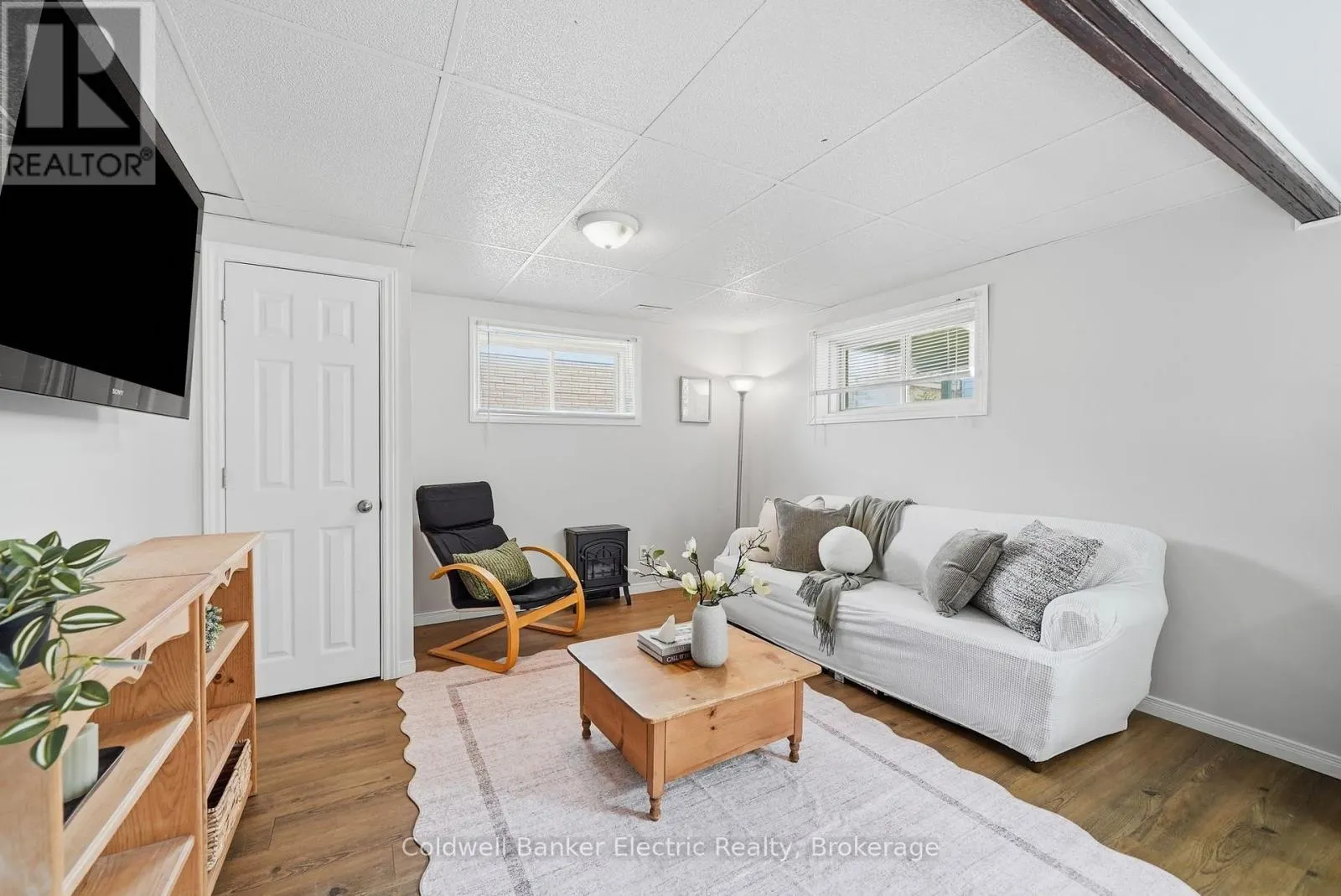 854 ABBEY LANE