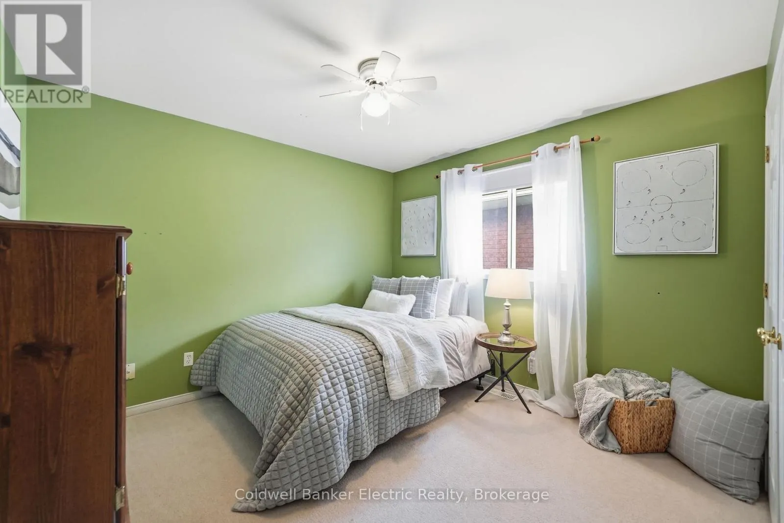 854 ABBEY LANE