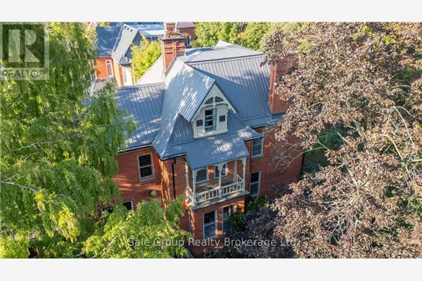 105 VANSITTART AVENUE