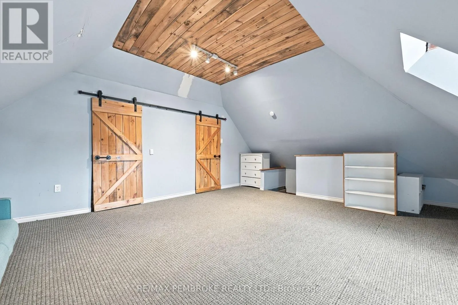 626 HAMILTON STREET W