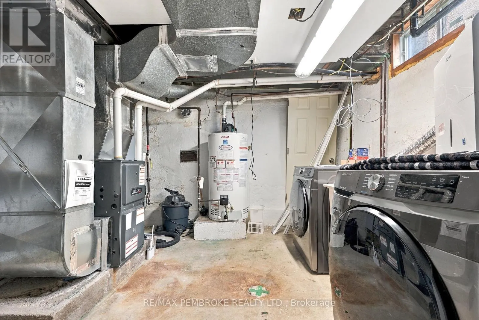 626 HAMILTON STREET W