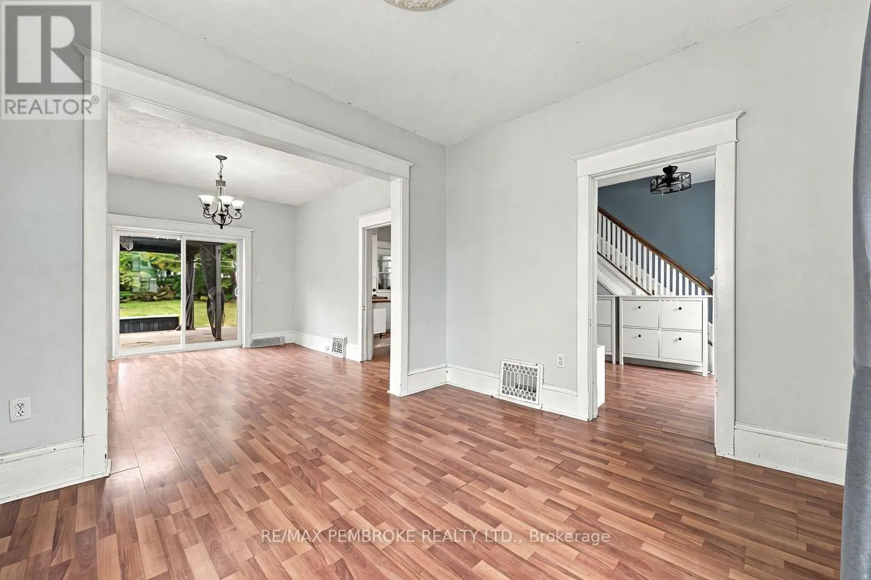 626 HAMILTON STREET W