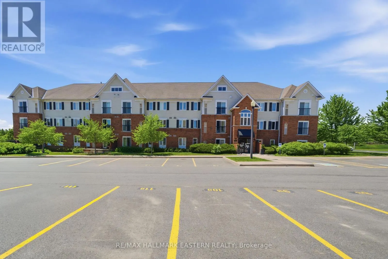 101 - 300 SPILLSBURY DRIVE #101