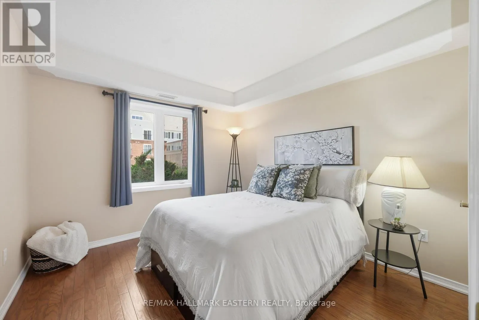 101 - 300 SPILLSBURY DRIVE #101
