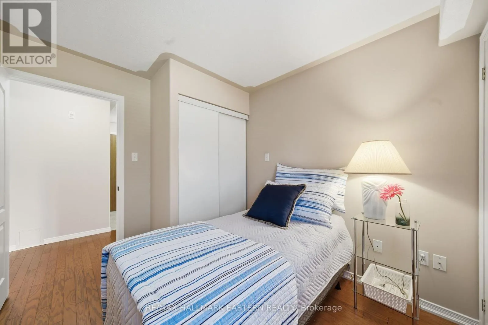 101 - 300 SPILLSBURY DRIVE #101