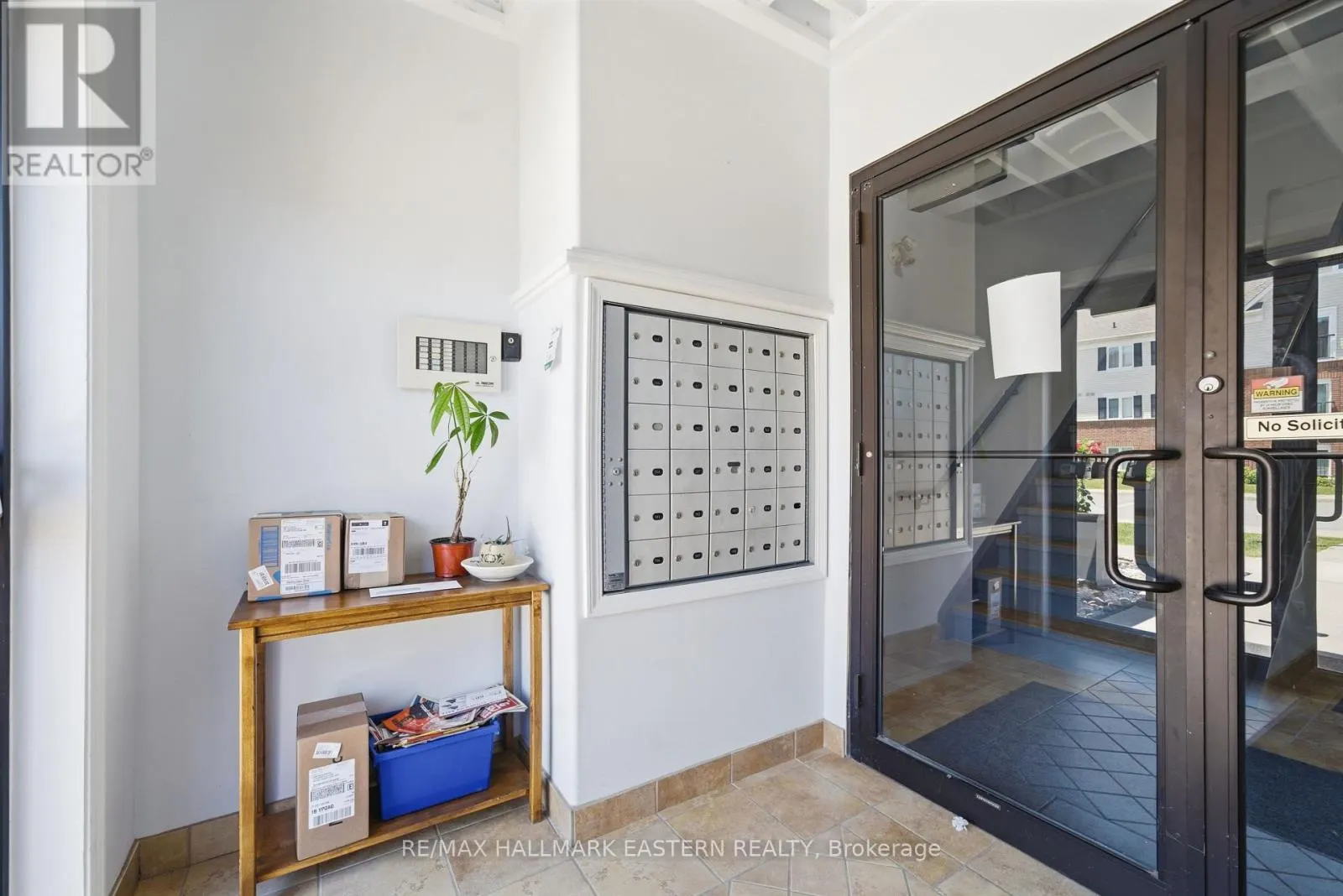 101 - 300 SPILLSBURY DRIVE #101