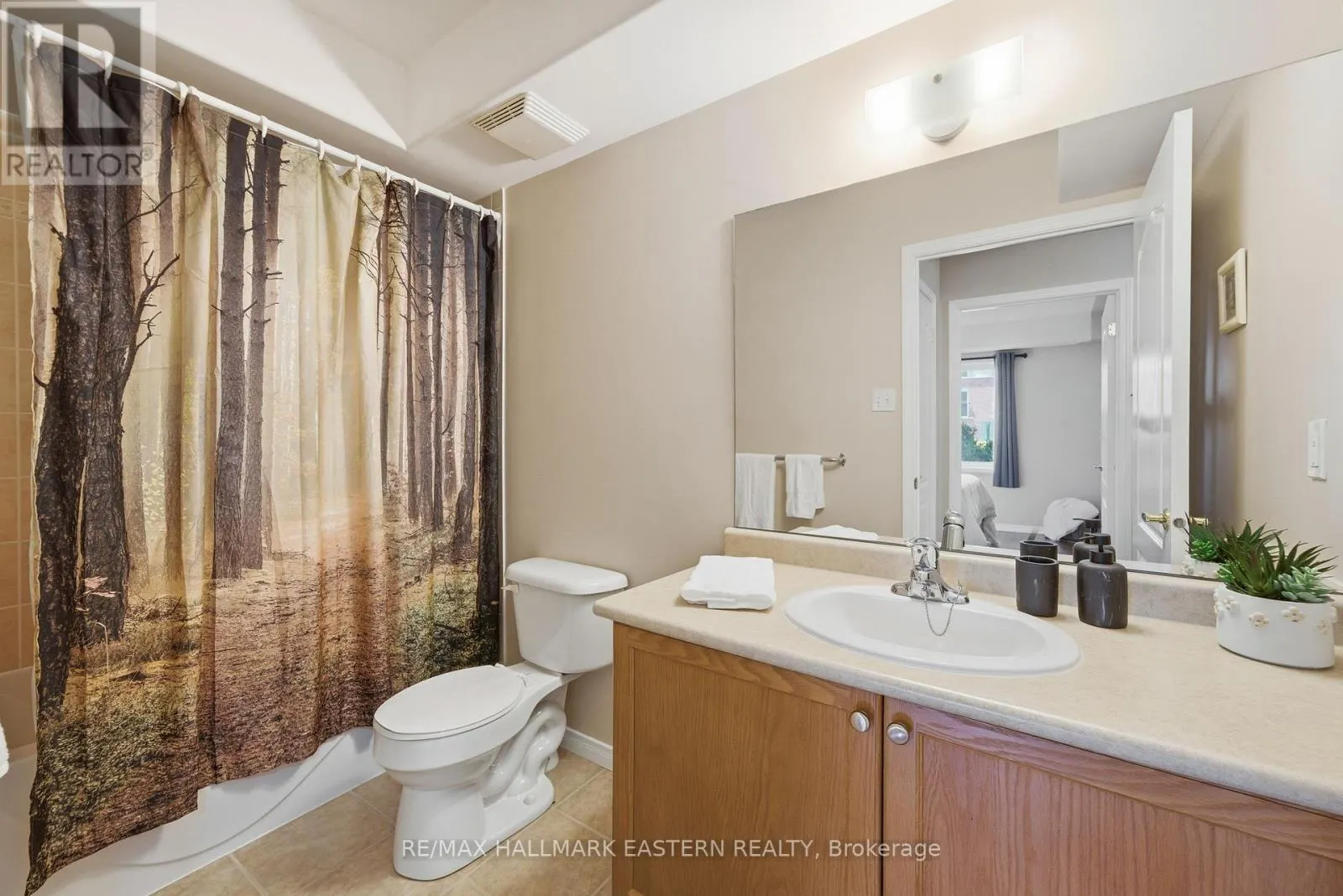 101 - 300 SPILLSBURY DRIVE #101