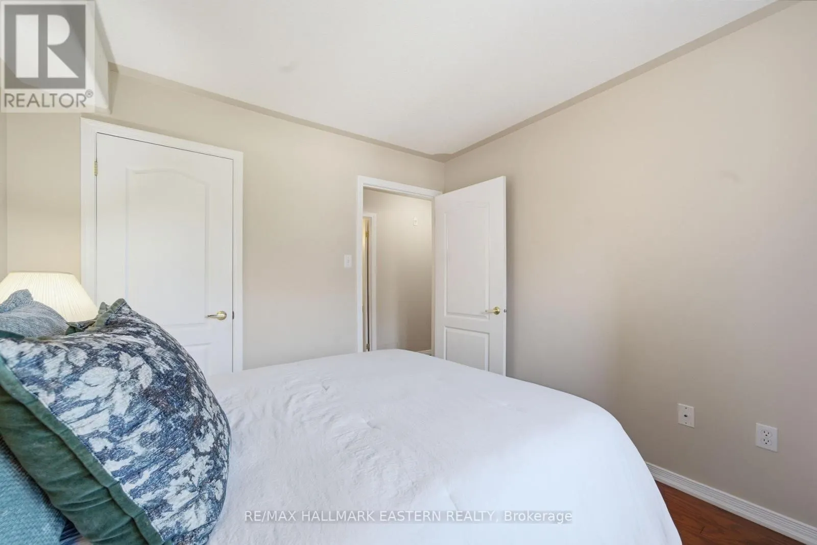 101 - 300 SPILLSBURY DRIVE #101