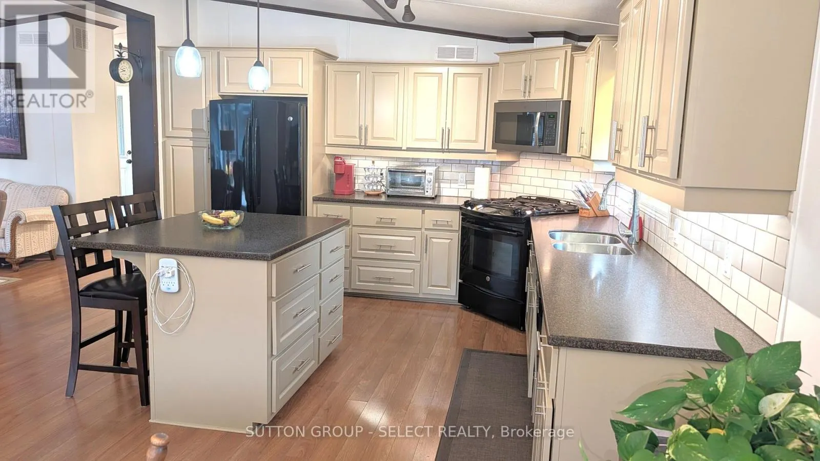 131 - 22790 AMIENS ROAD #131