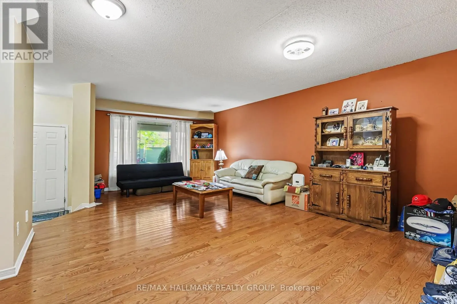 118 HOLLOWBROOK DRIVE