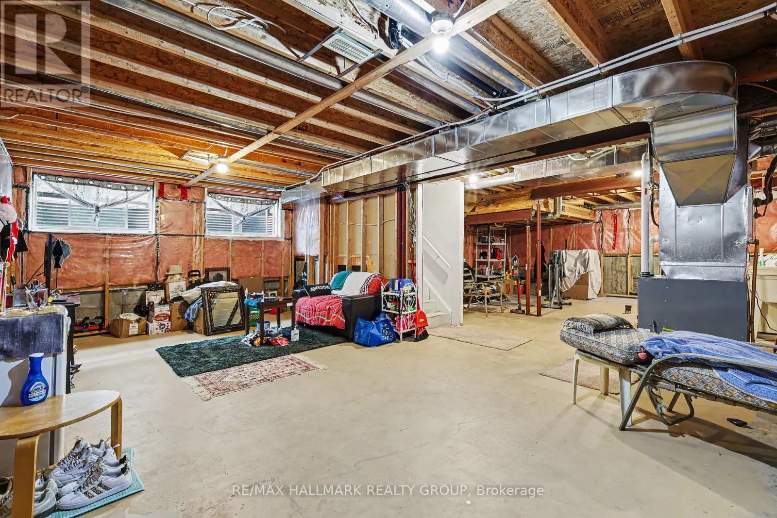 118 HOLLOWBROOK DRIVE