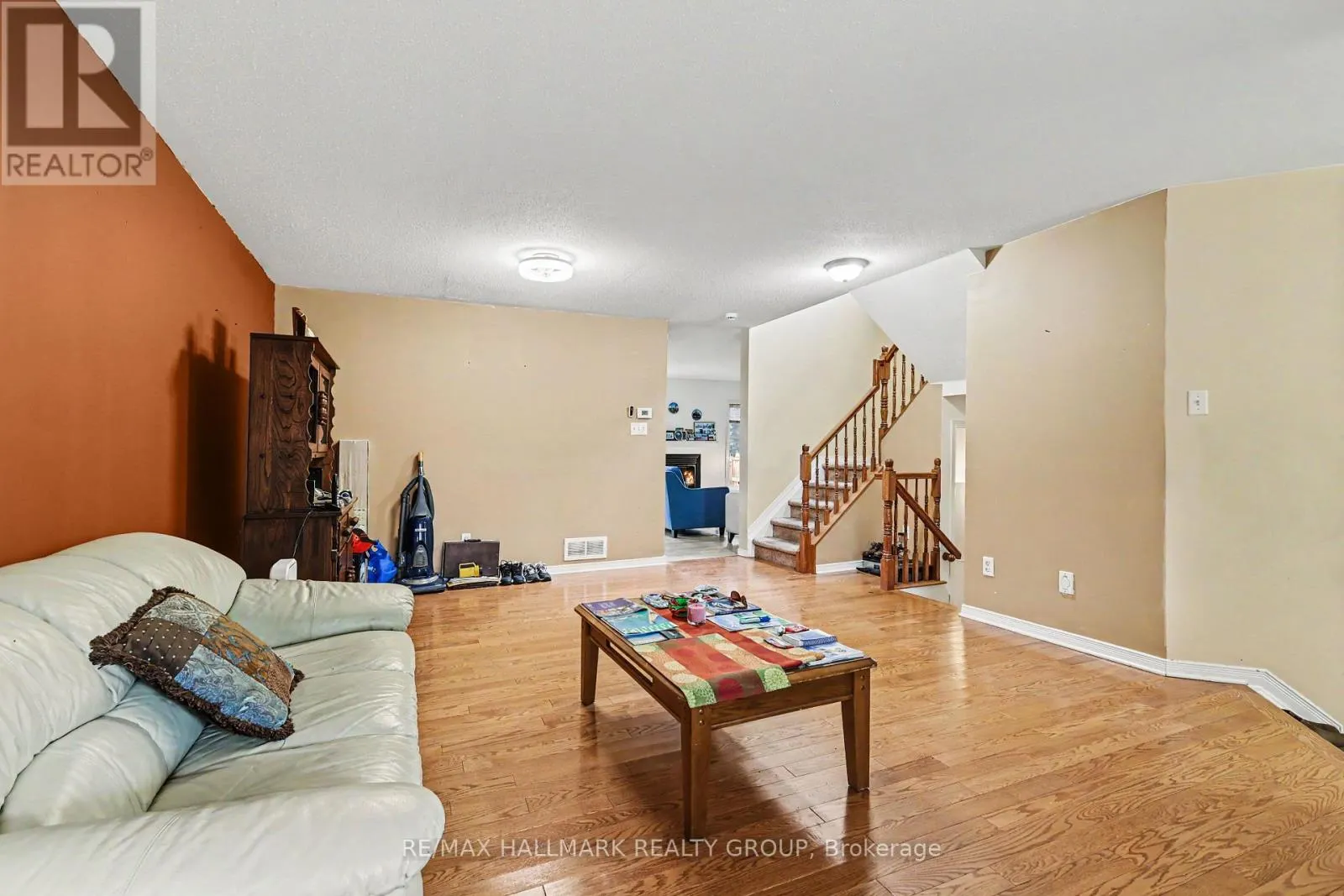 118 HOLLOWBROOK DRIVE