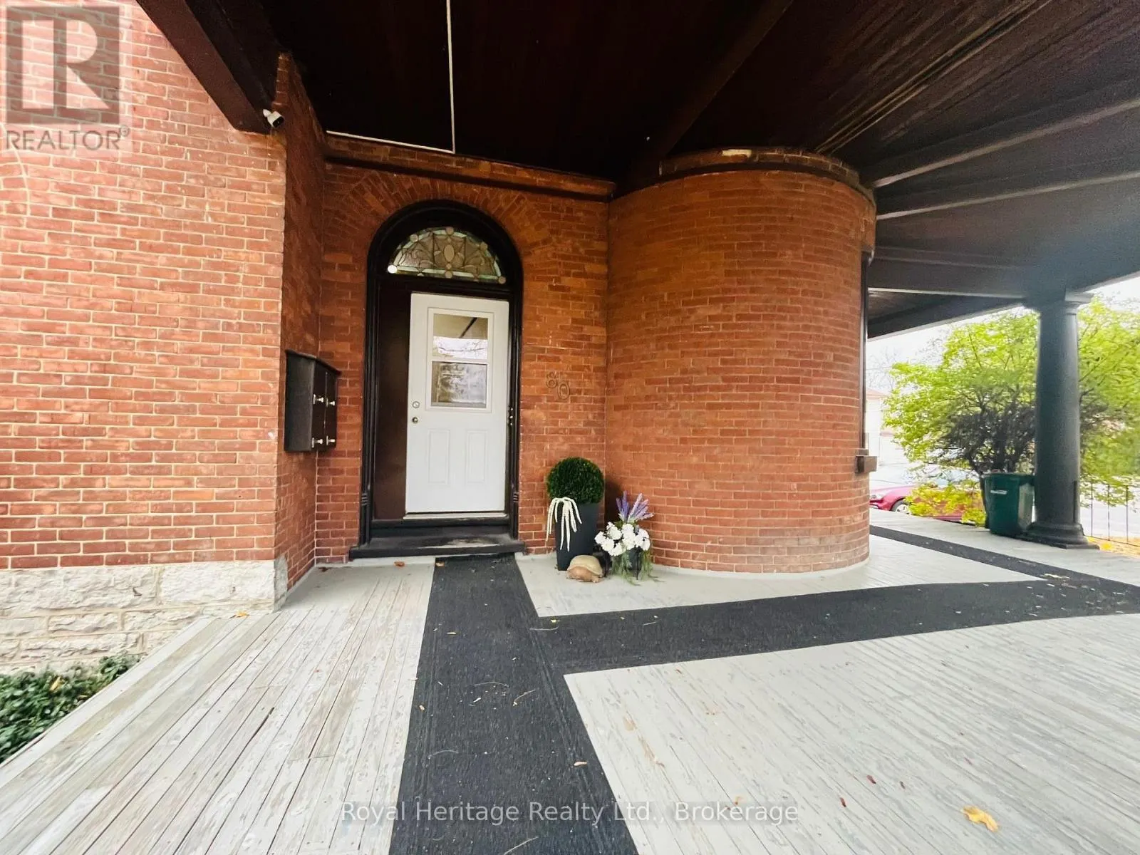 3 - 80 BRIDGE STREET W #3