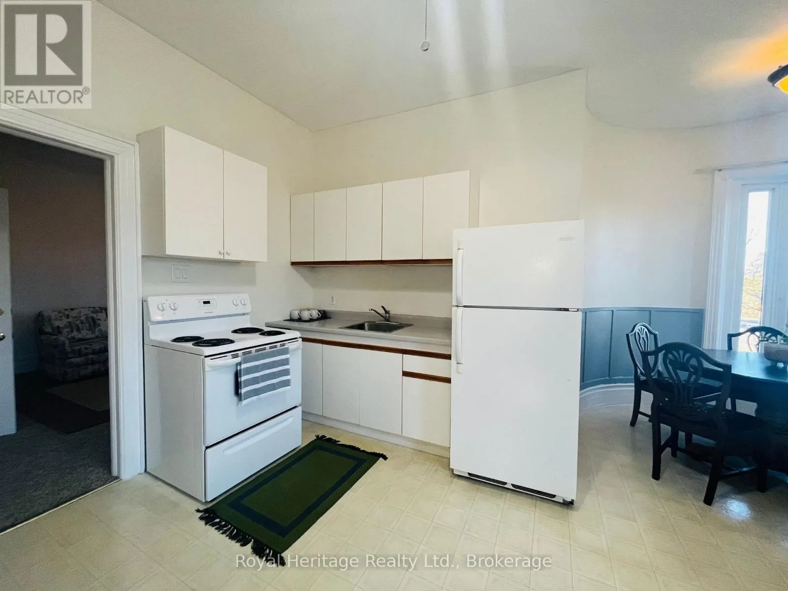 3 - 80 BRIDGE STREET W #3